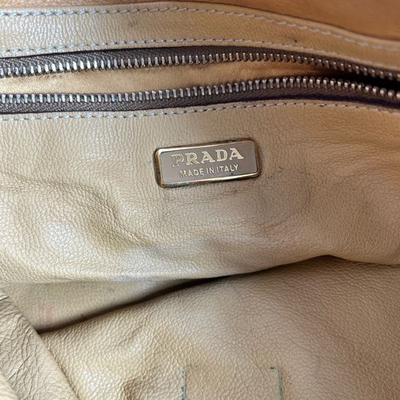 Prada yellow pebbled leather Bucket Bag - Picture 4 of 13
